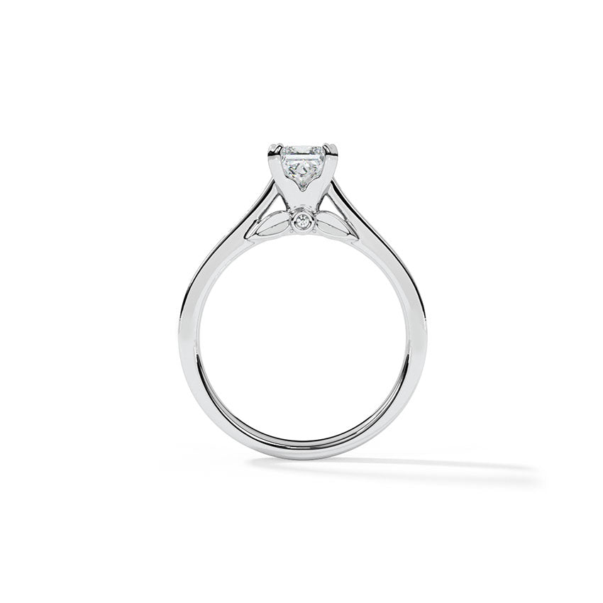 Sara Solitaire Engagement ring